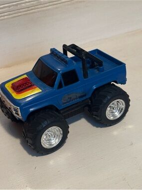 Monster Truck Vintage 1989 Soma  Nice Condition tested runs in both speeds